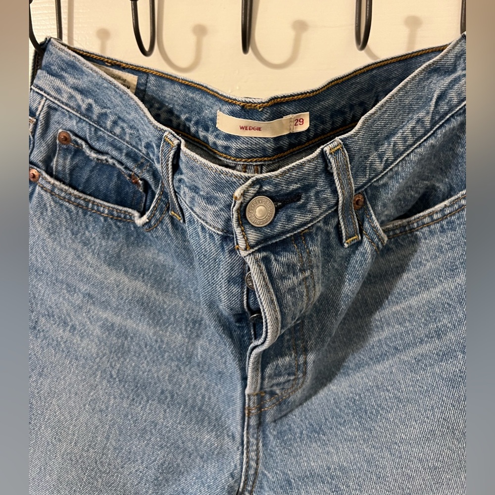 Levis Wedgie sz 29 - Picture 2 of 10